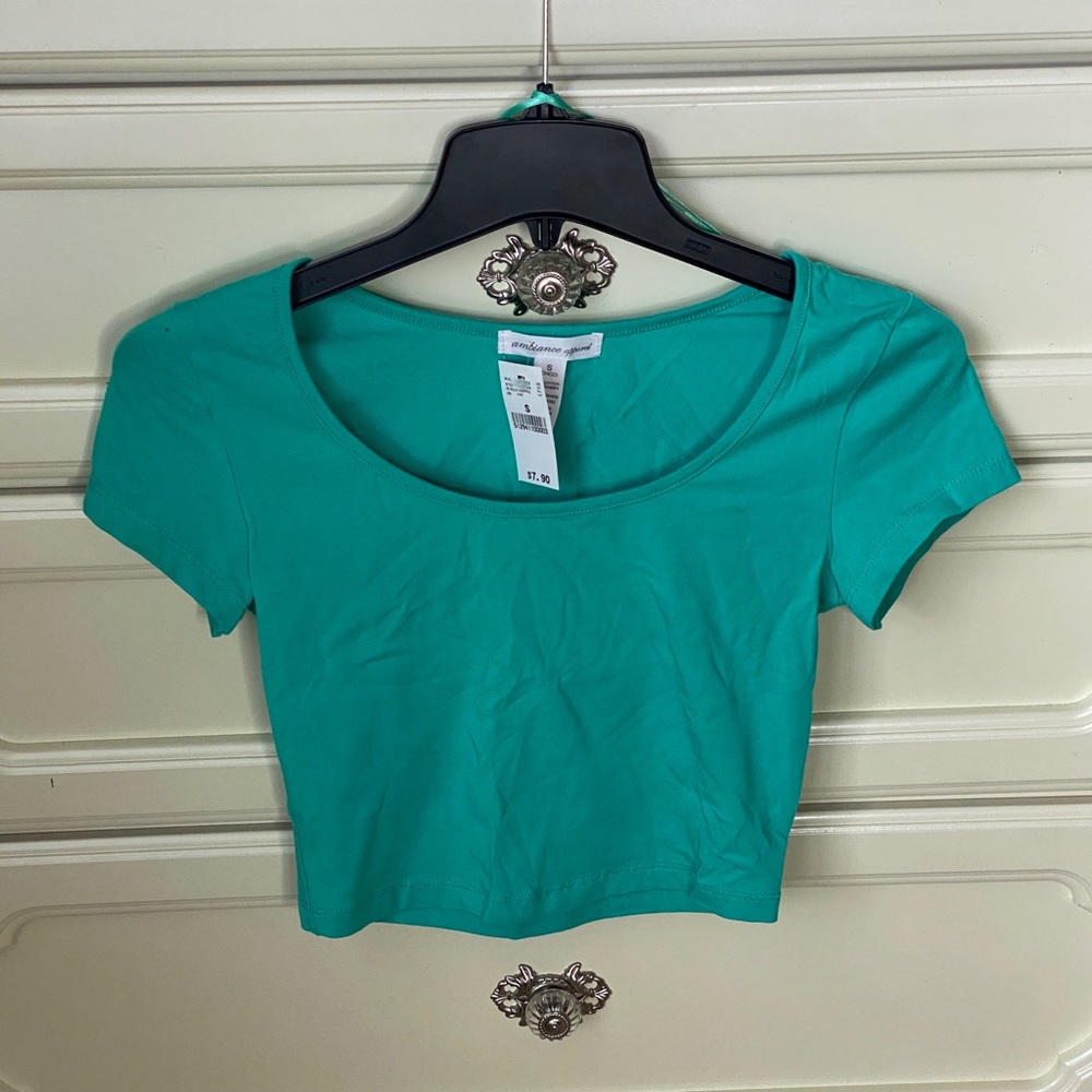 Basic short sleeve crop top